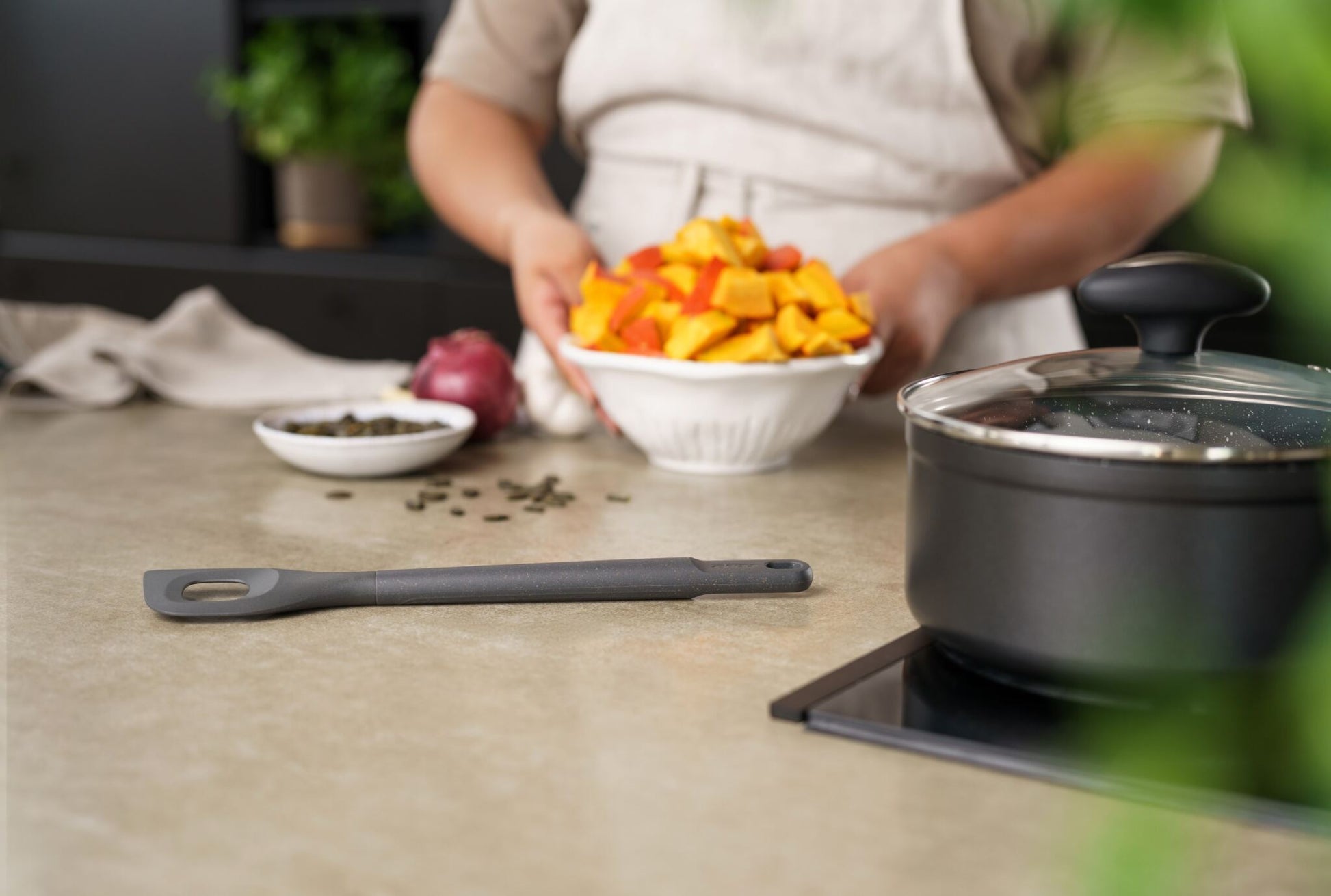 Mixing Spoon Angled char ZYL E980226