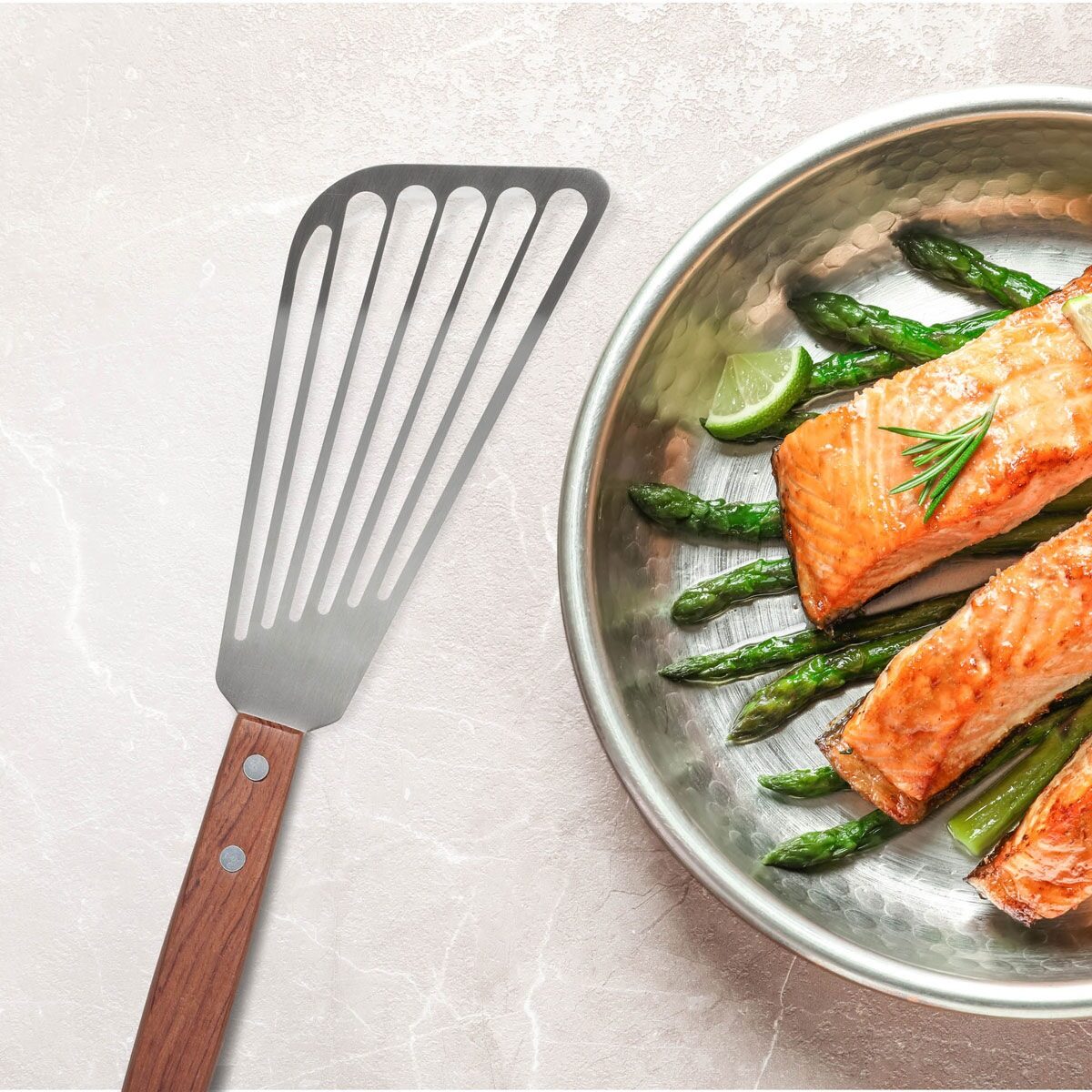 Fish Spatula with Slotted Angled Blade Maine Man HIC 43756