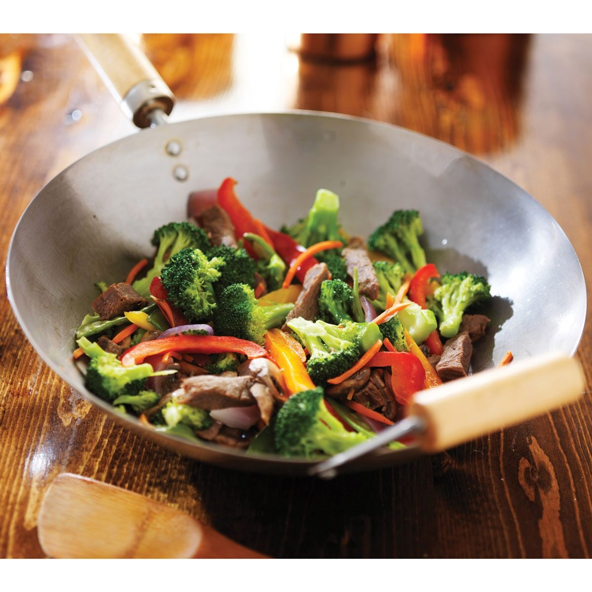 Stir Fry Pan w/Lid Carbon Steel 13.5in Helen's Asian Kitchen HIC 97005