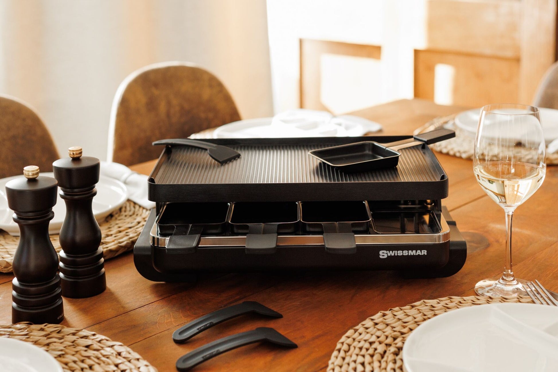 Raclette Party Grill w/reversable grill plate DKB KF-77041