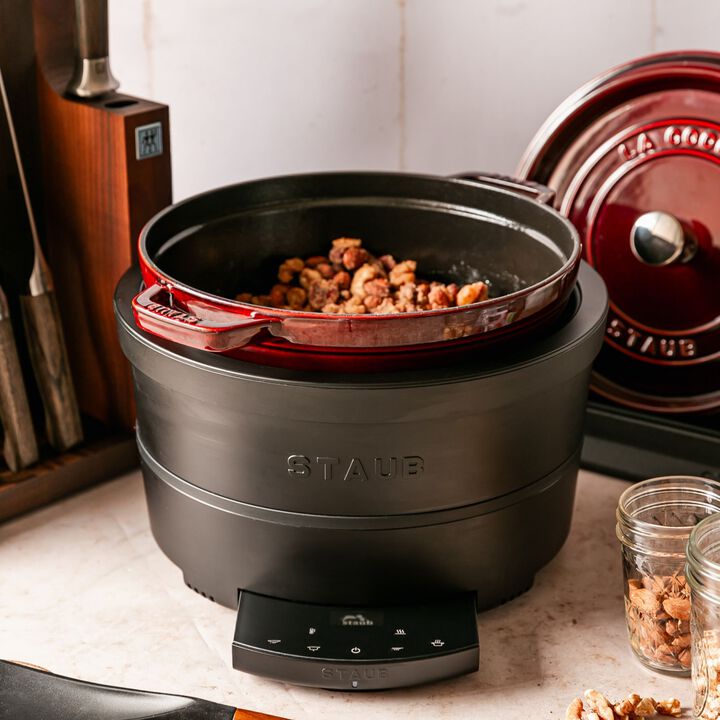 Cast Iron 4qt Dutch Oven Grenadine  STAUB 1003975