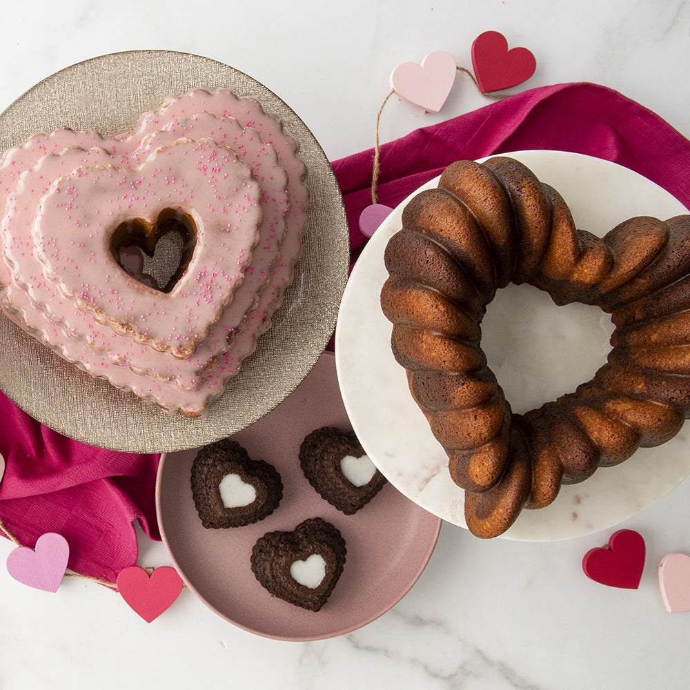 Bundt®  Pan, Elegant Heart NW 55548