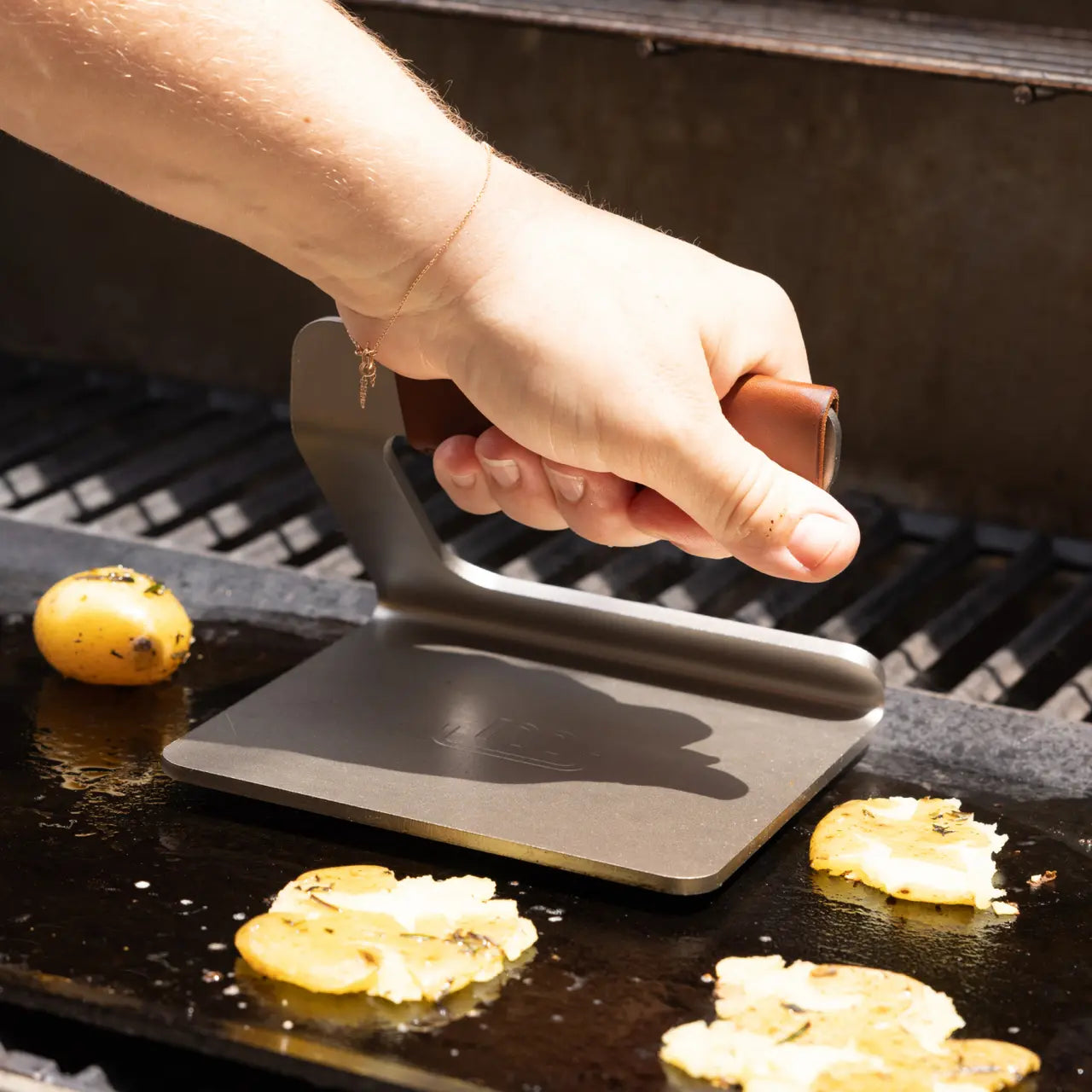 Grill Press ss/leather MADN ACC-SMASH-CN-WS2
