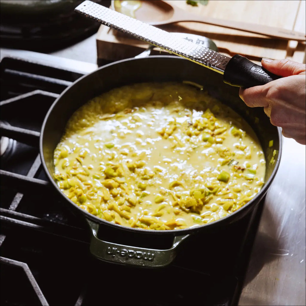 Brasier 3.5Qt Enam Cast Iron green MADN COOK-3BRAISE-WG-GD
