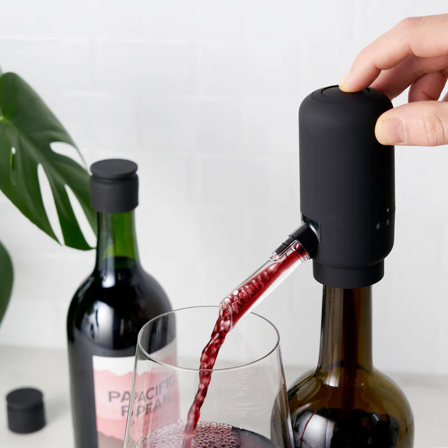 Wine Aerator & Stoppers Battery TRUE 10896